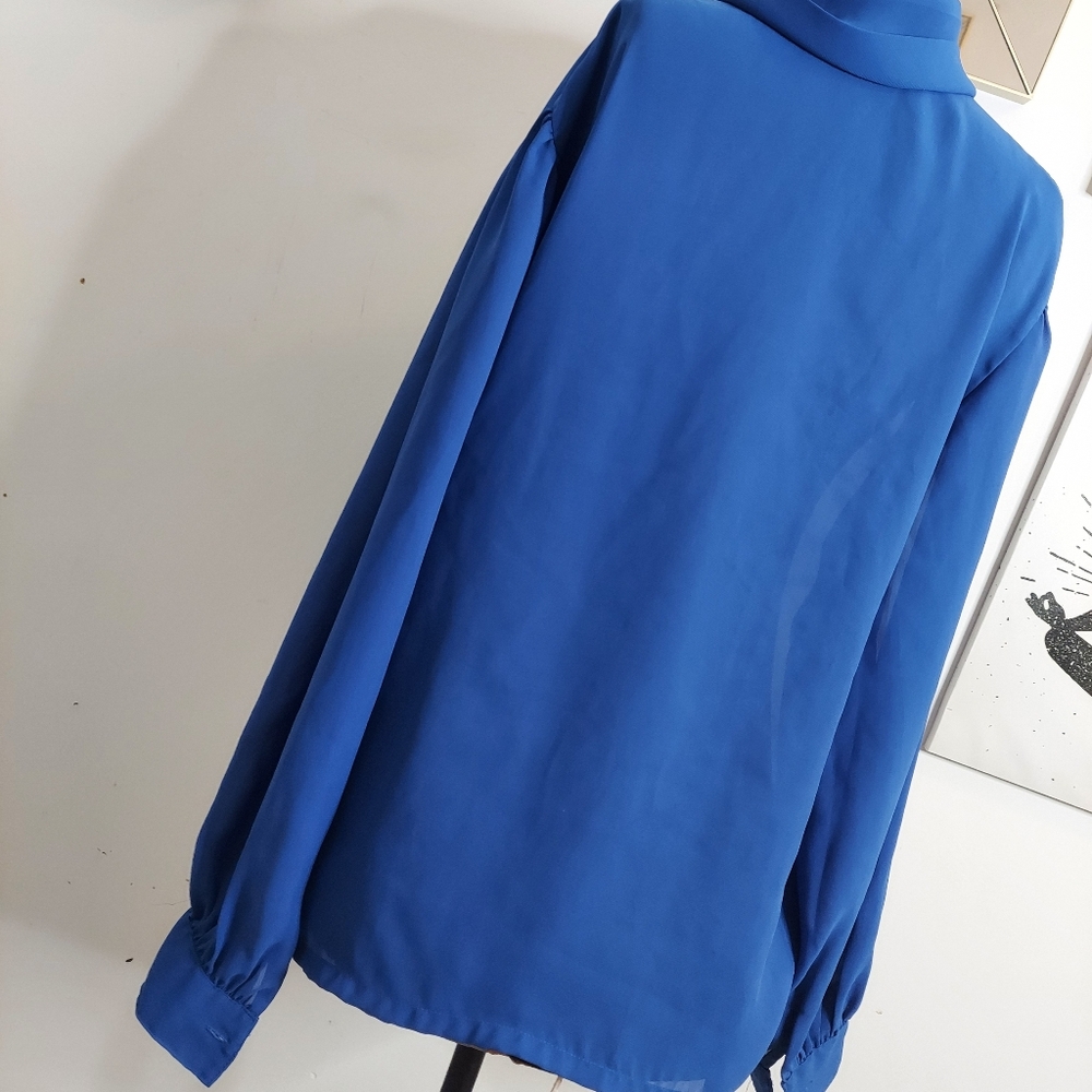 Blue button blouse - Picture 4 of 11